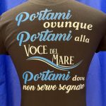 T-shirt per la voce del mare